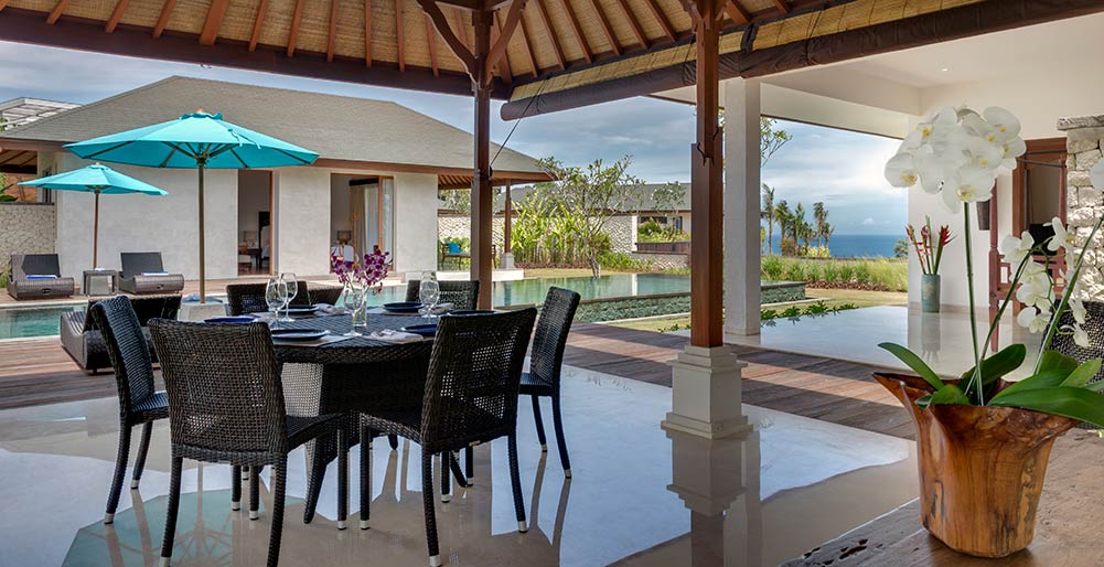 Pandawa Cliff Estate - Villa Marie - Open air dining